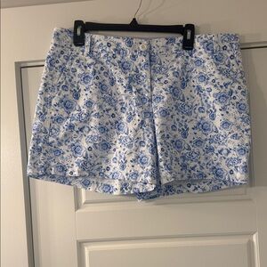 Crown & Ivy White and Blue Floral Women's Shorts sz 14